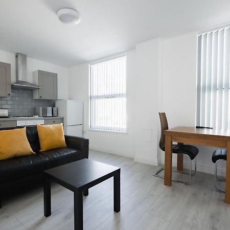 Platform Stadium Apartment With Parking Kingston upon Hull Extérieur photo