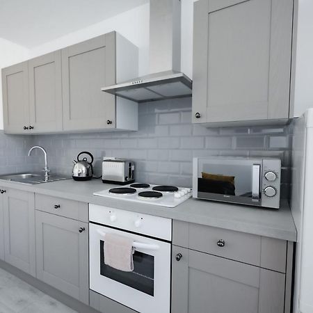 Platform Stadium Apartment With Parking Kingston upon Hull Extérieur photo
