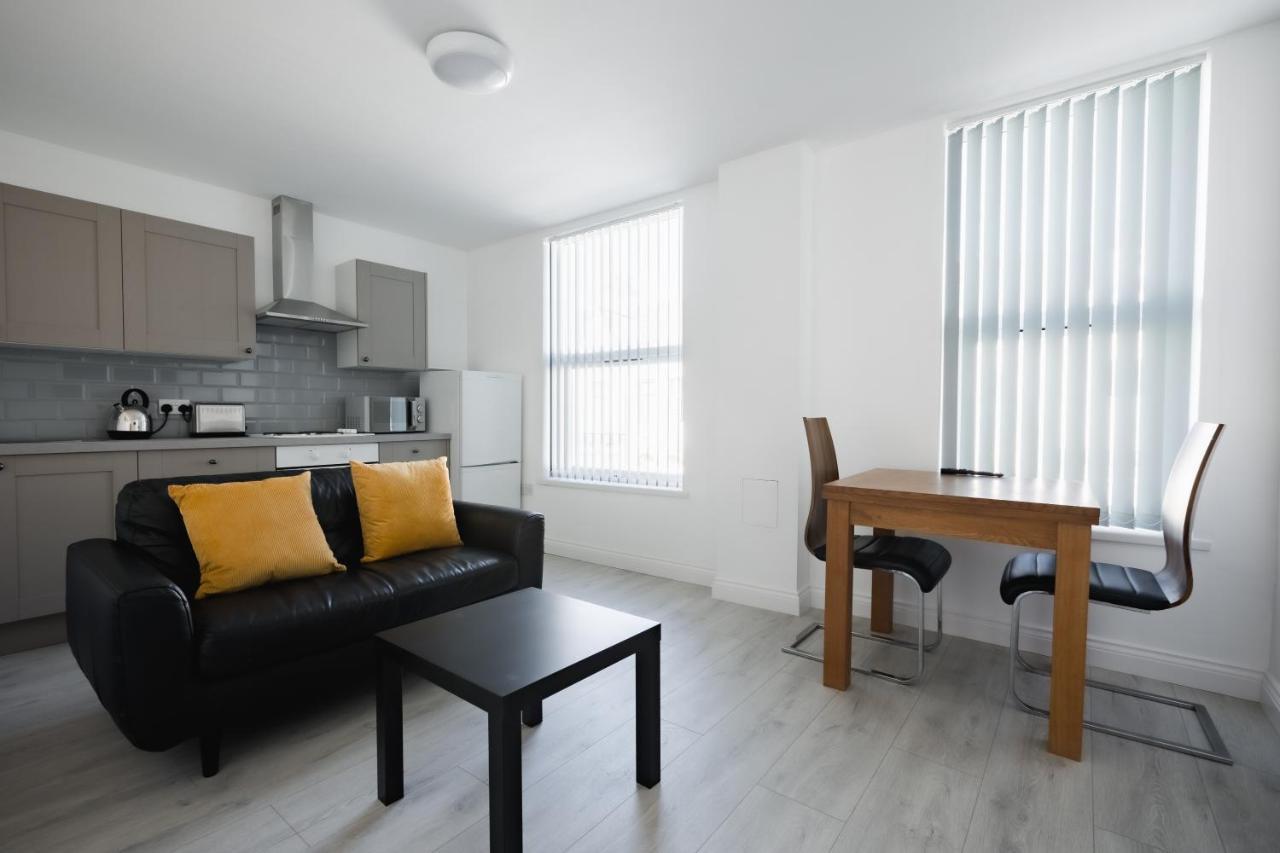 Platform Stadium Apartment With Parking Kingston upon Hull Extérieur photo