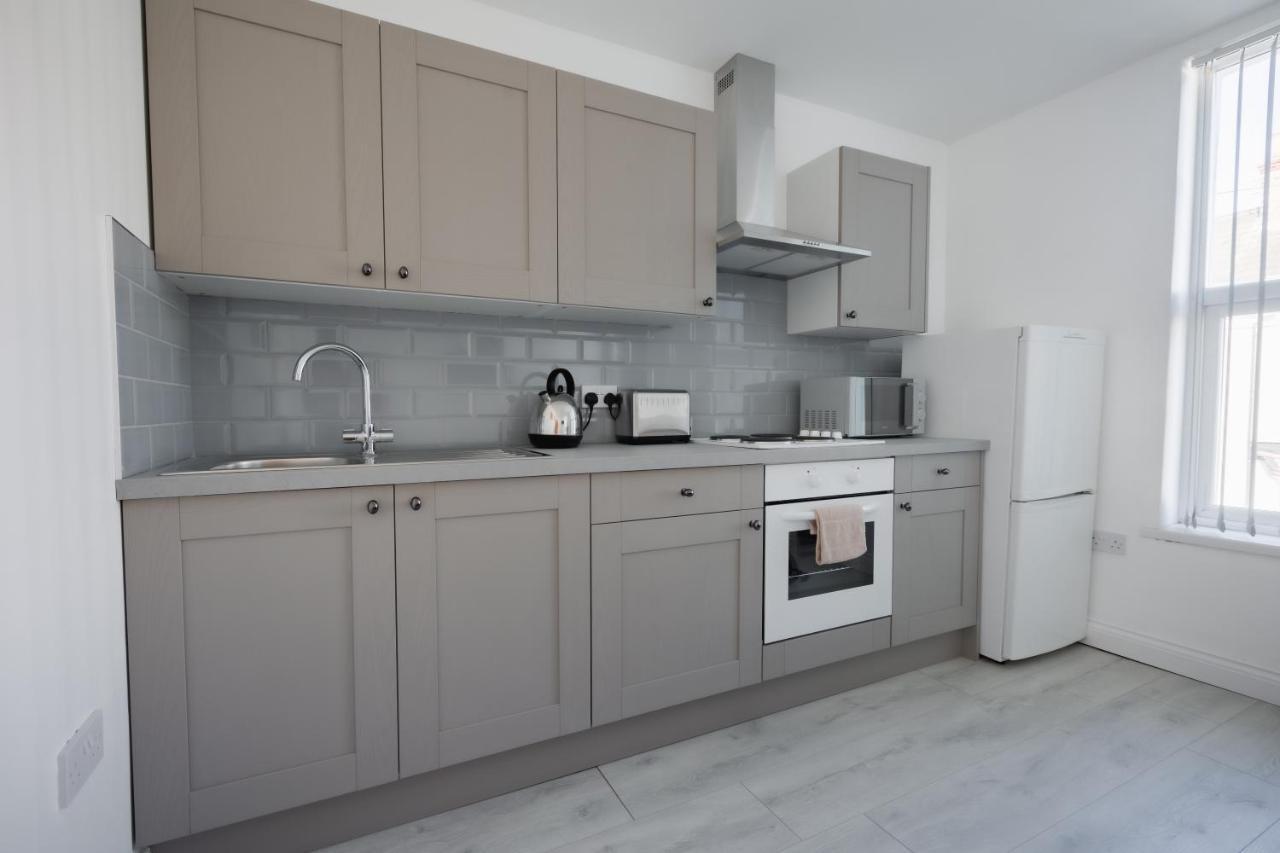 Platform Stadium Apartment With Parking Kingston upon Hull Extérieur photo