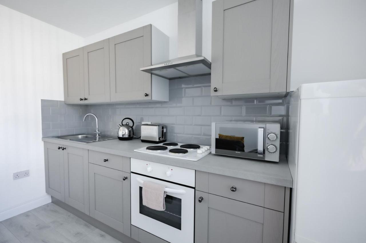 Platform Stadium Apartment With Parking Kingston upon Hull Extérieur photo
