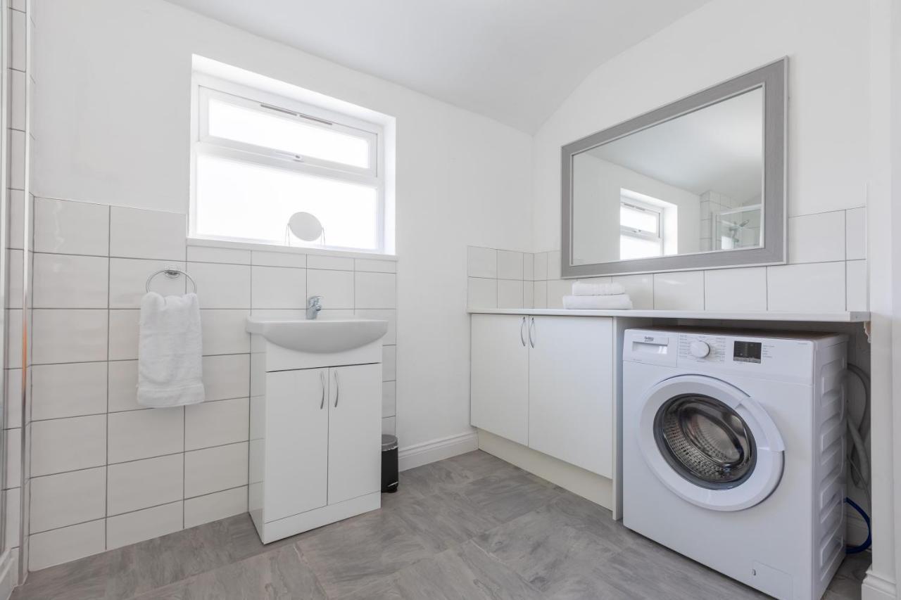 Platform Stadium Apartment With Parking Kingston upon Hull Extérieur photo